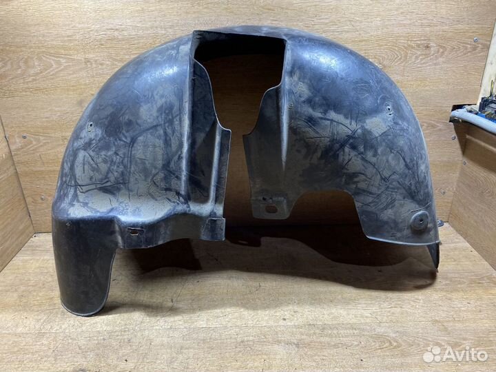 Подкрылок задний левый Volkswagen Touran 1704169