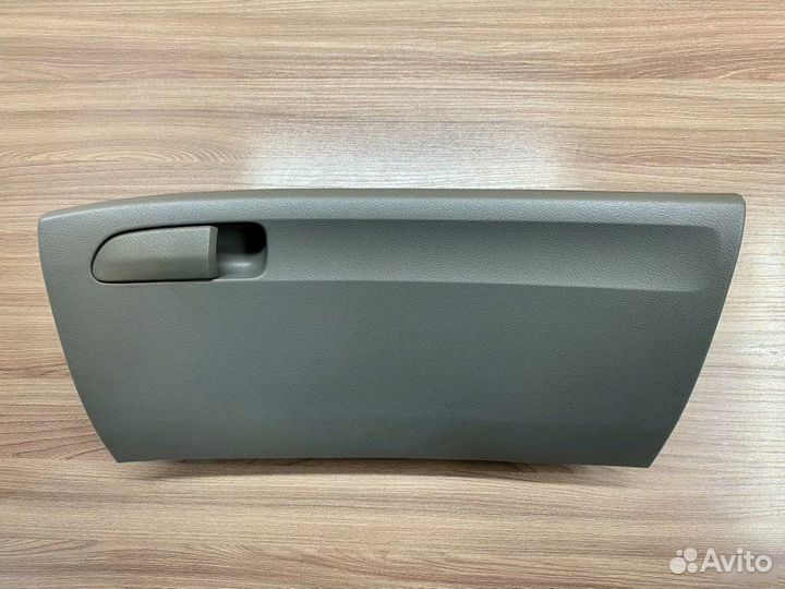 Бардачок Honda Civic 8