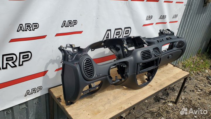 Торпедо Renault Megane 1 1995-2004 новая