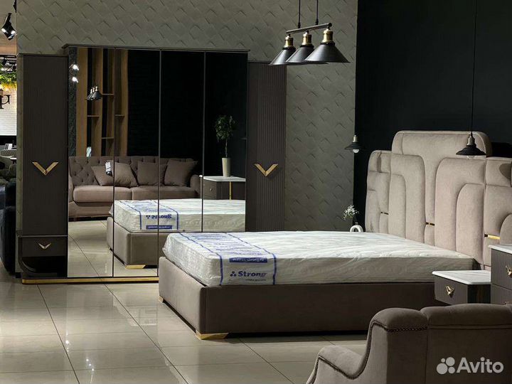 Спальный гарнитур