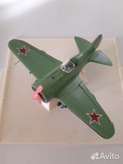 Модель 1:72 истребитель И-16