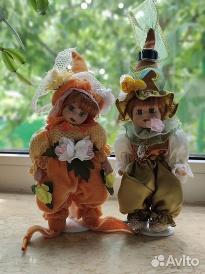 Кукла фарфоровая