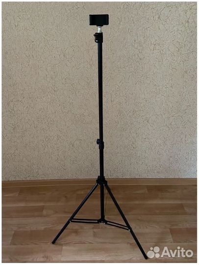 Штатив-тренога с дистанционным управлением новый