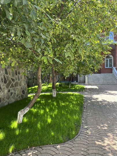 Коттедж 484,9 м² на участке 6,5 сот.