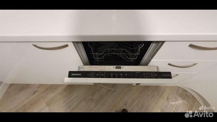 Кухонный гарнитур с встраиваемой техникой