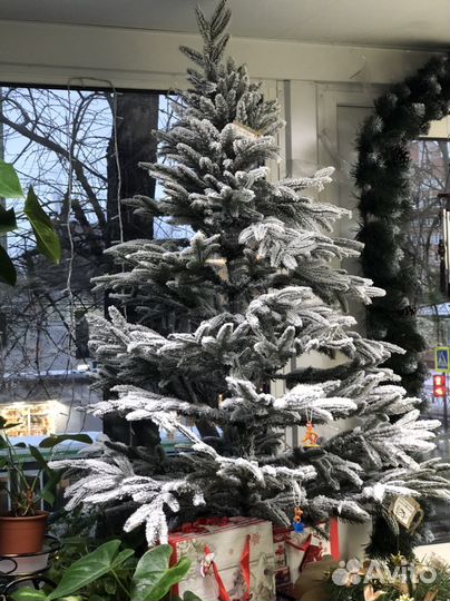 Ель искуственная