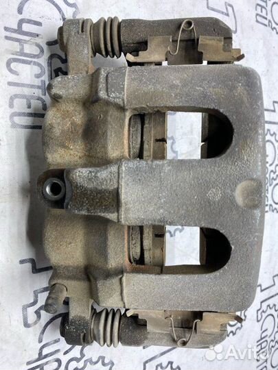 Суппорт тормозной передний правый Ford Explorer