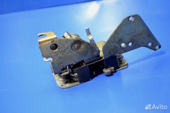 Замок двери, левый scania R-series (01.04)