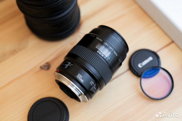 Canon EF 100mm f/2.8 Macro