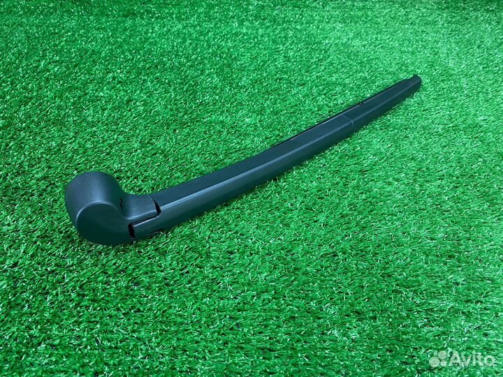 Поводок заднего стеклоочистителя Audi A3 8P VAG