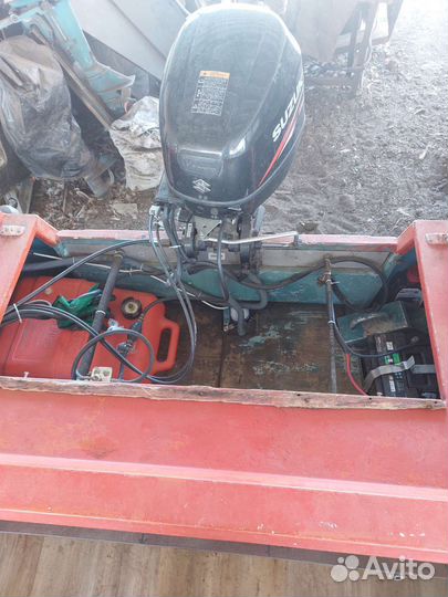 Моторная лодка