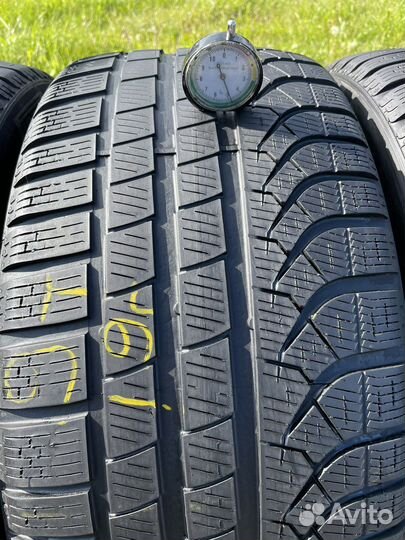 Pirelli P Zero Winter 255/35 R20