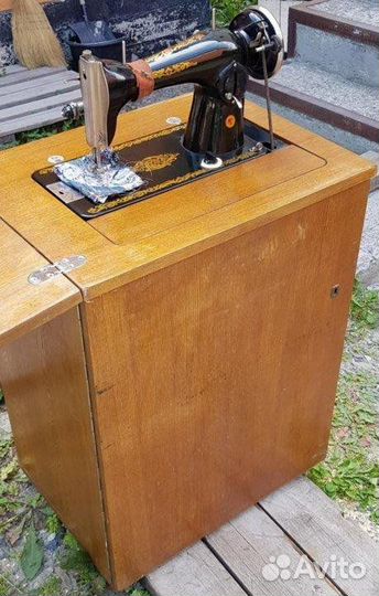 Швейная машинка 