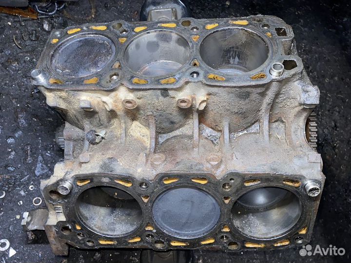 Шорт блок 6G75 Mitsubishi Pajero III V77W 6G75-SH9