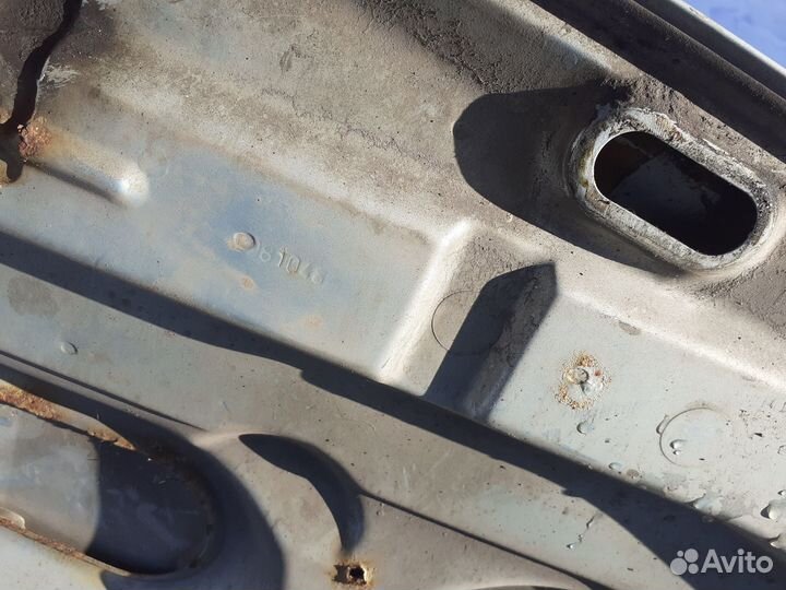 Капот на renault logan 1