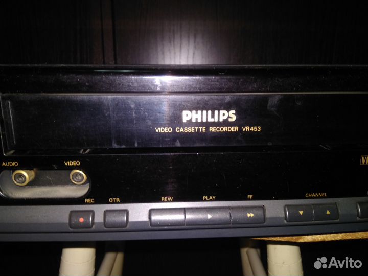 Видео-магнитофон Philips VR 453