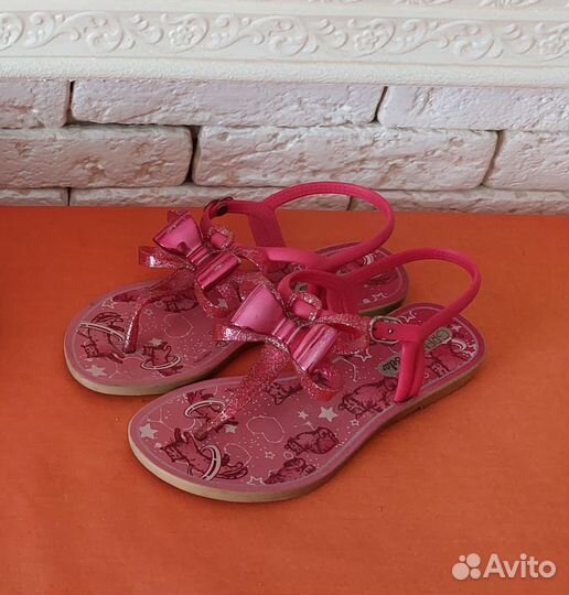 Сандалии для девочки