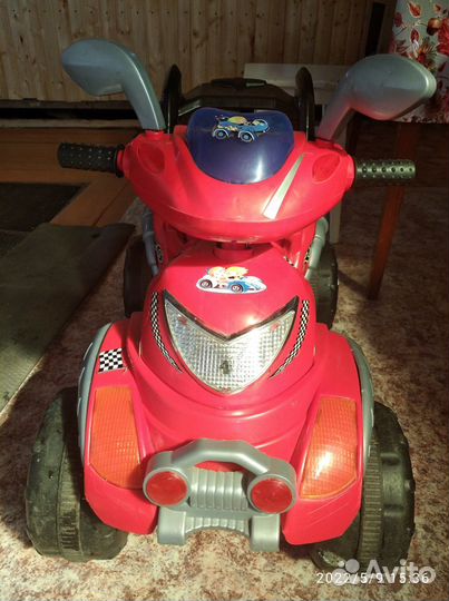 Детский квадроцикл на аккумуляторе