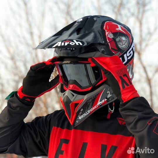 Шлем кроссовый Airoh Wraap - варианты внутри