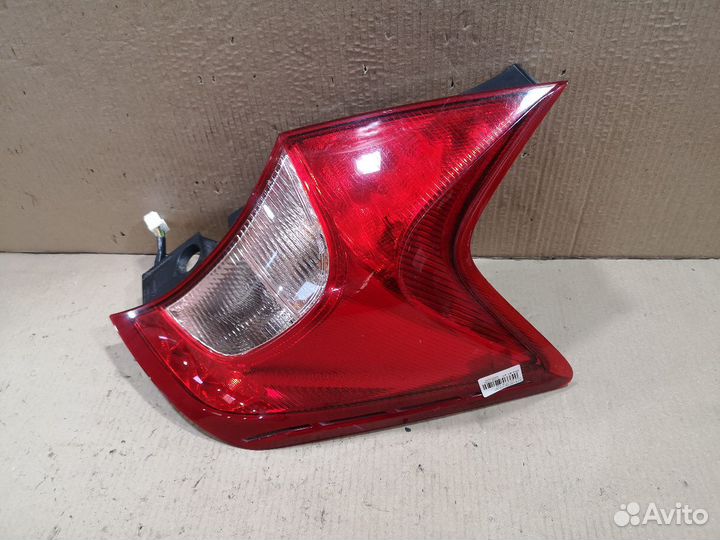 Фонарь правый Nissan Note E12