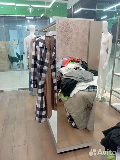 Гардеробная двухсекционная вешалка с зеркалом