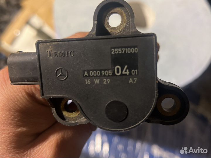 Дачик уровня масло мерседес A0009050401