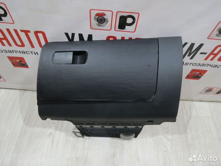 Бардачок Skoda Rapid