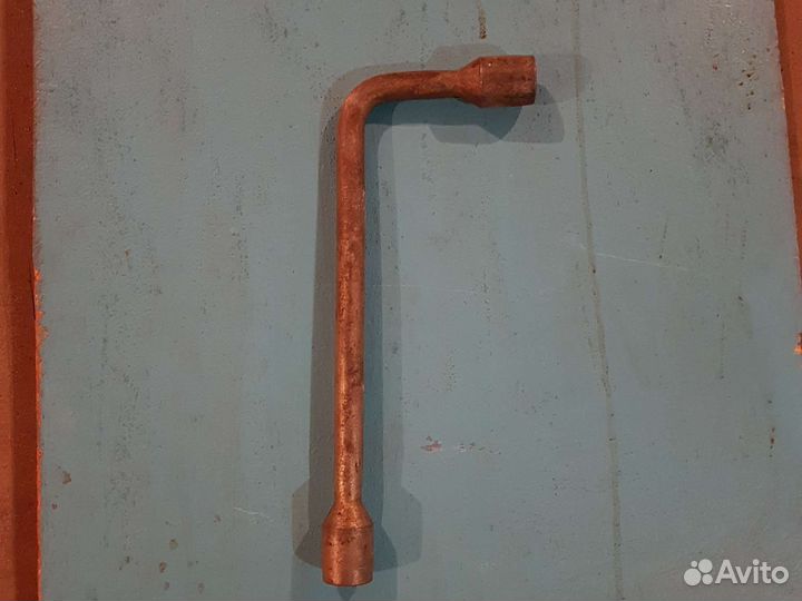 Балонный ключ 22