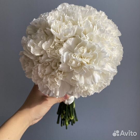 Свадебный букет невесты белая гвоздика