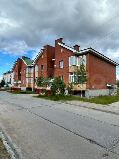 3-к. квартира, 80 м², 2/2 эт.