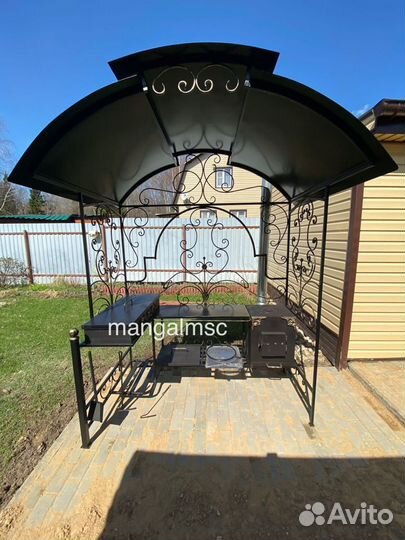 Мангал с крышей