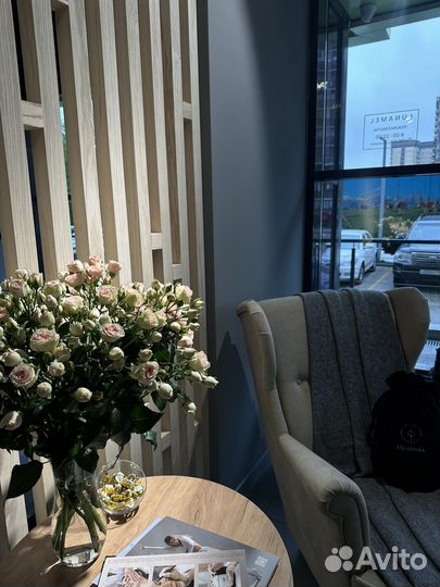 Модель маникюр с покрытием гель-лаком