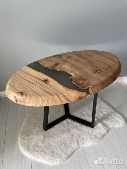 Стол журнальный натуральное дерево смола лофт