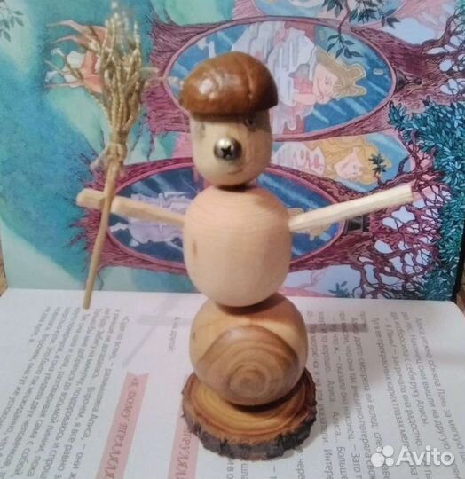 Снеговики из дерева