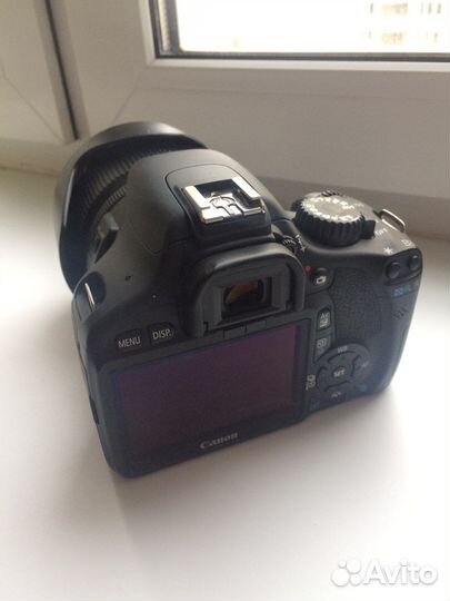 Зеркальный фотоаппарат Canon 550d