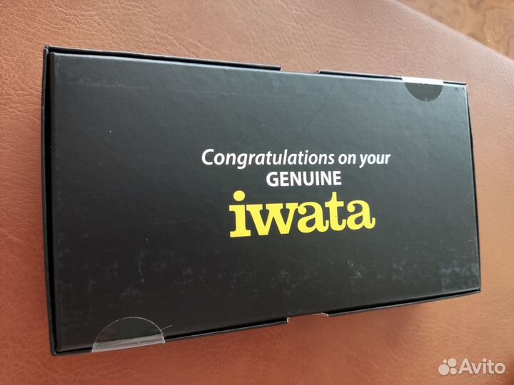 Anest Iwata : Профессиональный аэрограф HP-CS