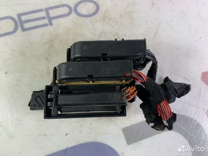 Блок предохранителей Audi A4 2010