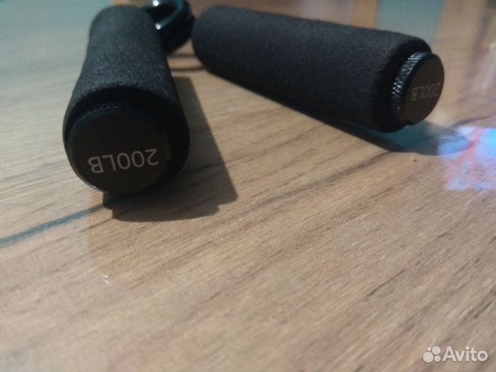 Эспандер кистевой до 90 кг