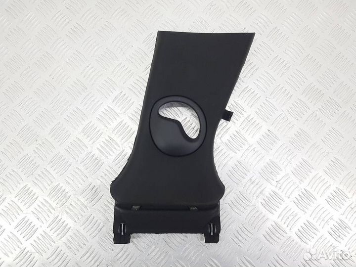 J8A224396B Обшивка стойки центральной правой Land