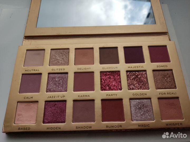 Палетка теней Revolution Pro New Neutrals Luxe