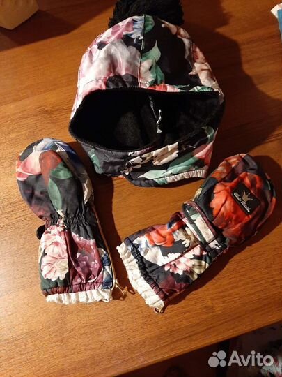 Шапка для девочки на полкладке с варежками