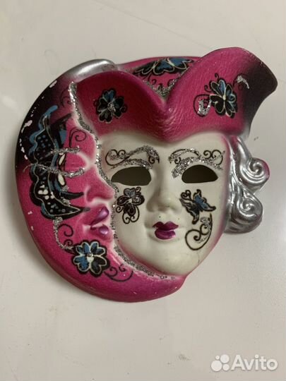 Венецианская декоративная маска