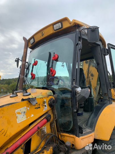 Лобовое стекло jcb
