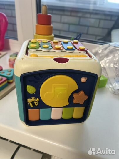Развивающие игрушки для малышей музыкальные