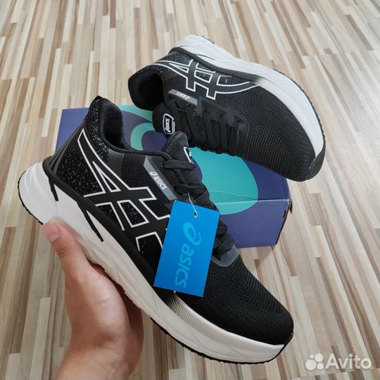 Кроссовки asics