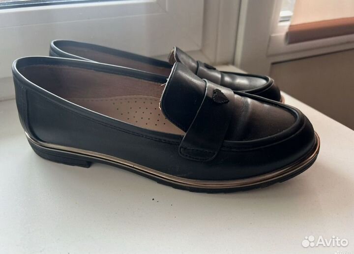 Лоферы женские