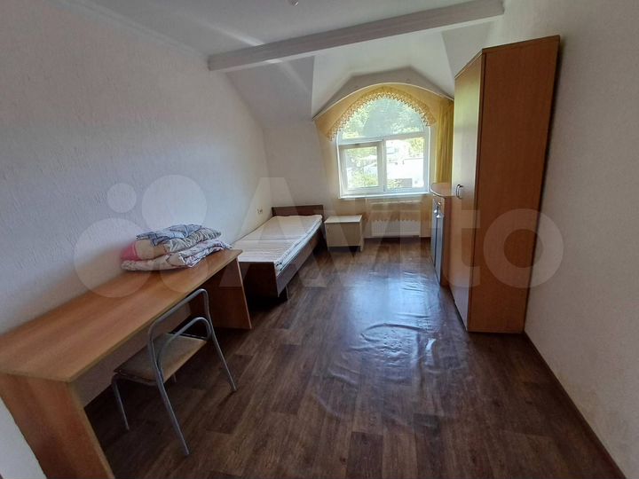 Комната 17 м² в 4-к., 3/3 эт.