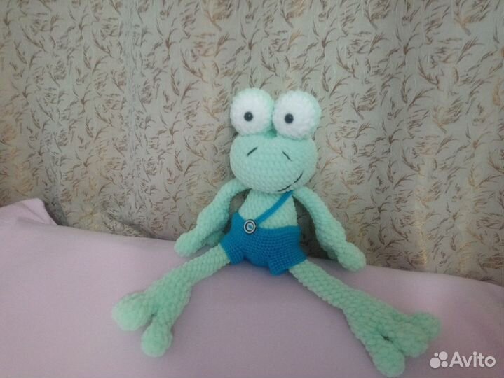 Игрушка лягушка