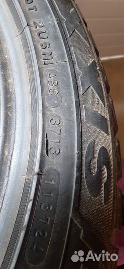 Maxxis ArcticTrekker NP3 215/50 R17