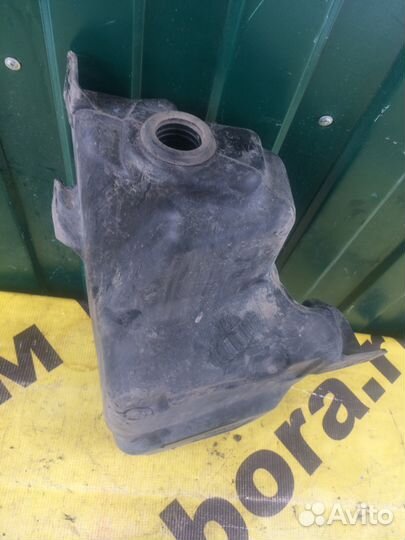 Бачок омывателя лоб. стекла Opel Astra J